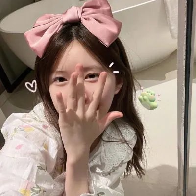 穿盔甲的少女